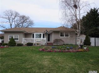 1234 9th St, West Babylon, NY 11704