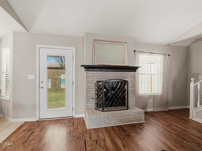 855 Mande Ct — Photo 10
