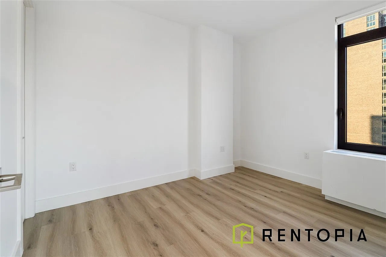 224 East 135th Street — Photo 4