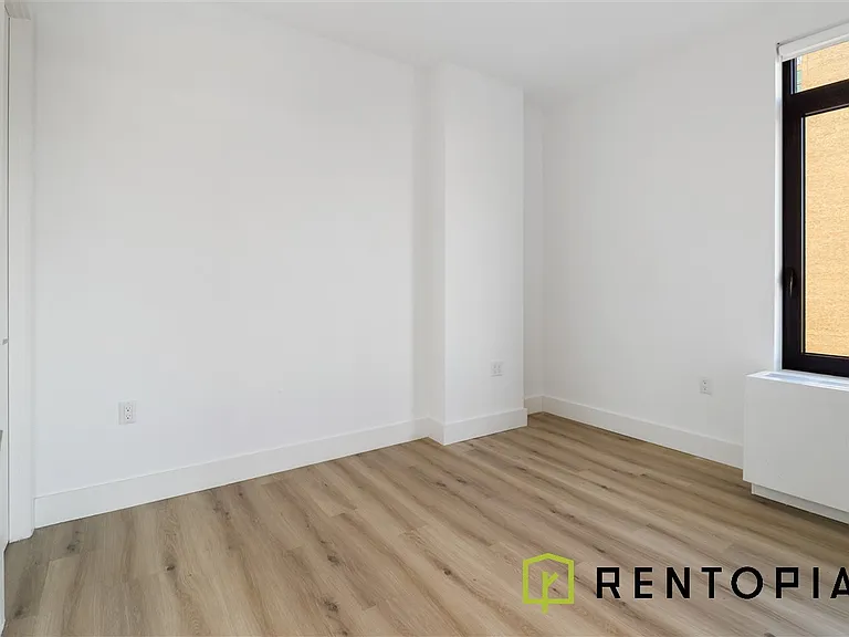 224 E 135th St #1325N — Photo 4