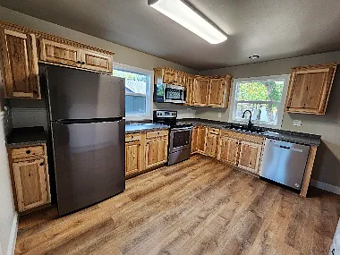 3 bed, 1350 sqft, $2,350 — Photo 4