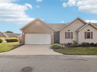 1484 Waters Edge Dr, Akron, OH 44313