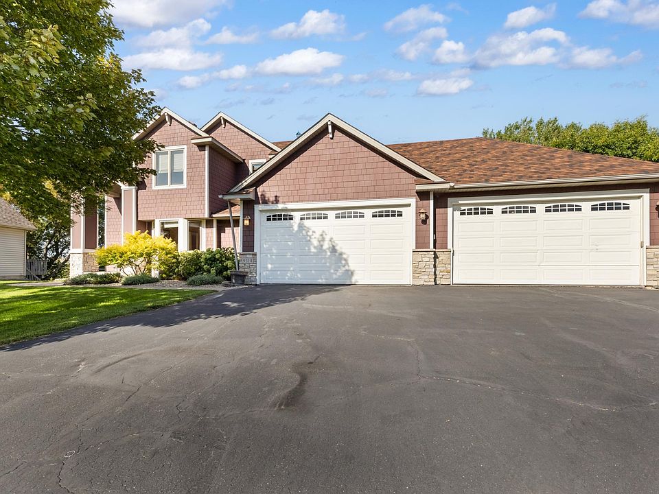 1st image of 9314 Peony Ln N