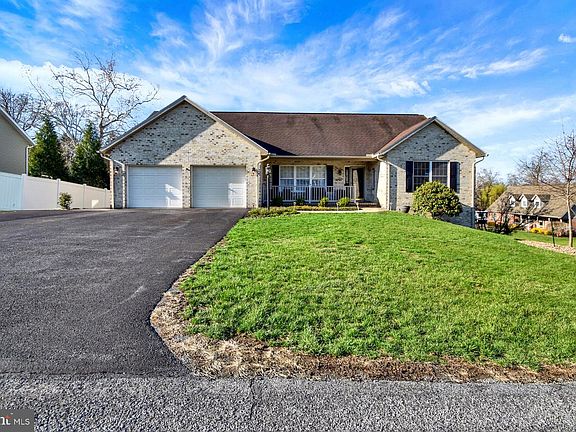 2nd image of 204 Jade Dr