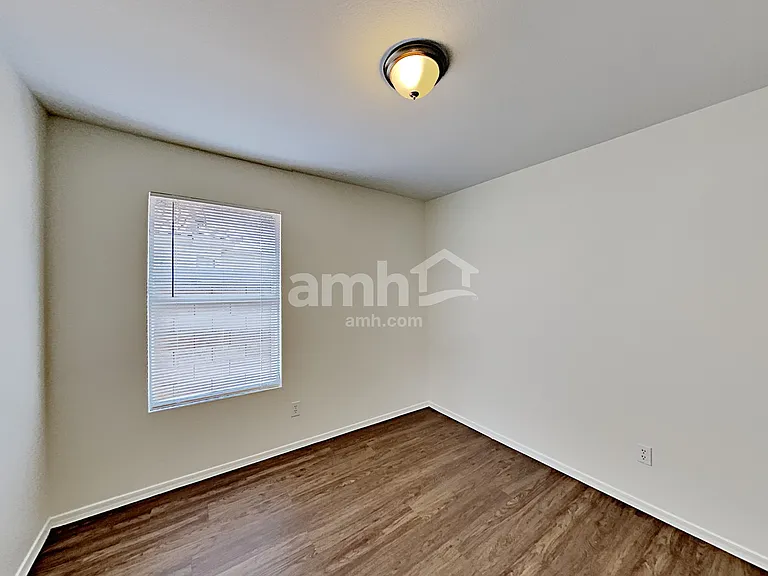 12554 W Holly St — Photo 18