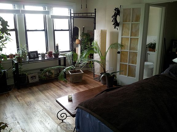 3rd image of 4737 N Hermitage Ave APT 406