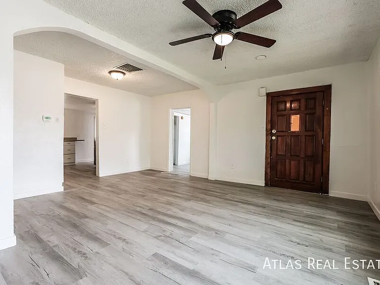 628 S Stuart St — Photo 5