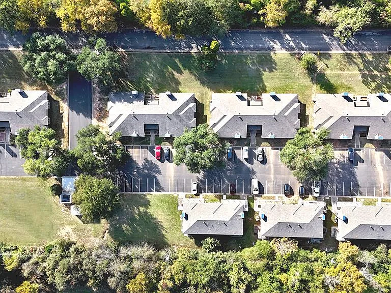 300 Lila Ln — Photo 37