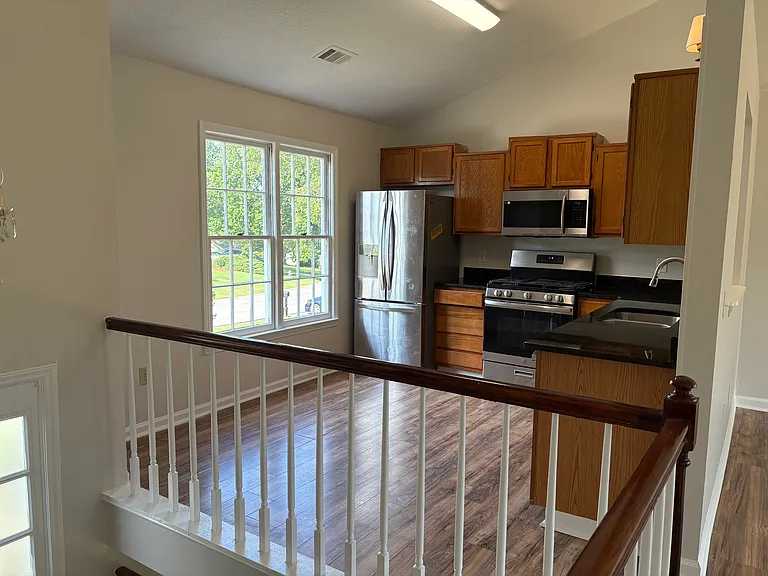 1380 Appian Way — Photo 16