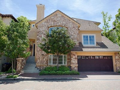 2354 Buckingham Ln, Los Angeles, CA, 90077