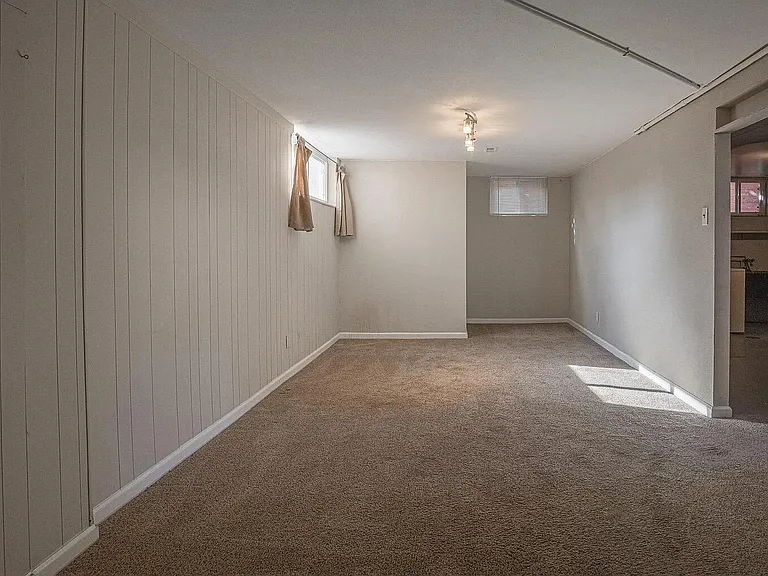 1381 S Grant St — Photo 20