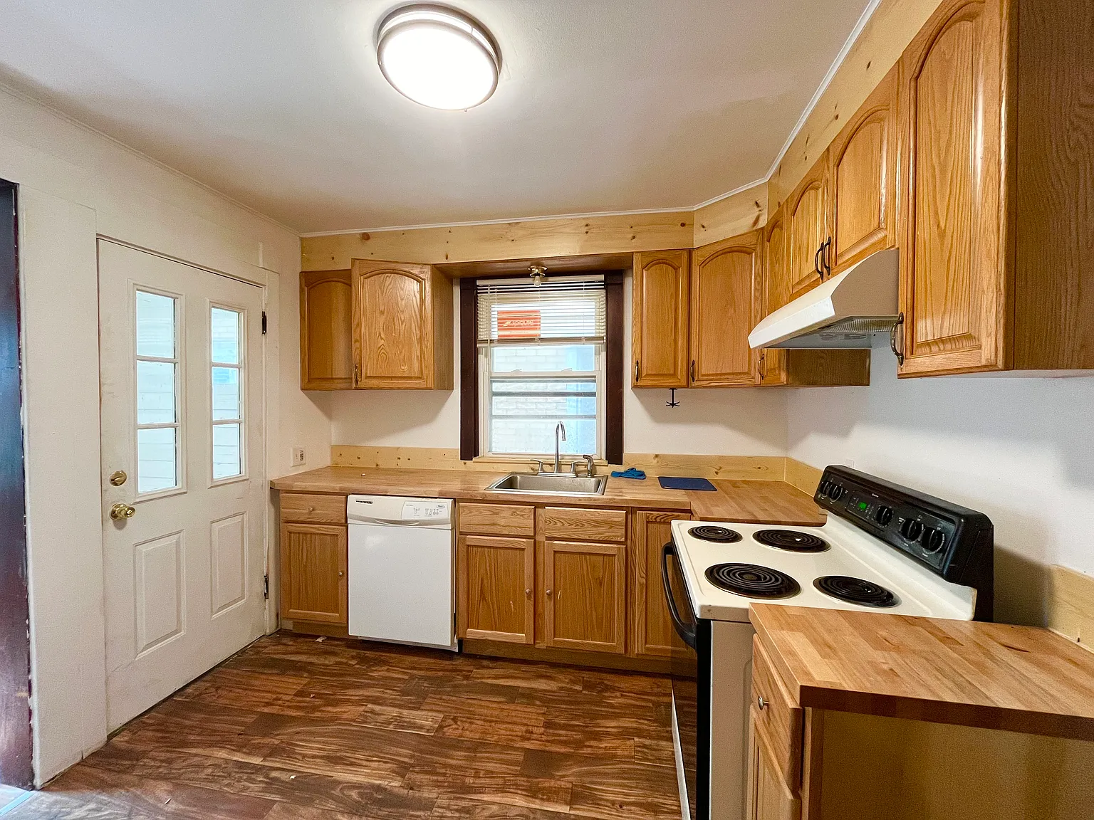 3 bed, 1416 sqft, $1,650 — Photo 3