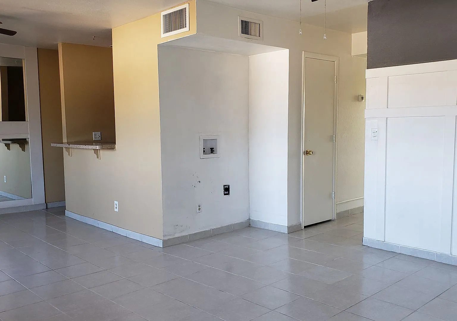 East Side Condo with views and lots of light! — Photo 3