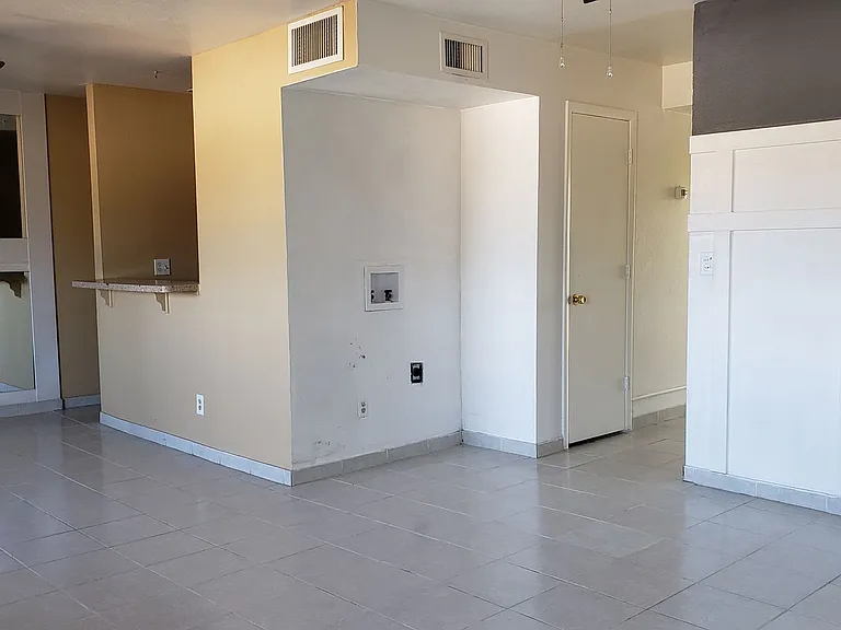 1620 N Wilmot Rd #B309 — Photo 3