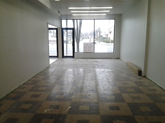 3rd image of 79 E Jericho Tpke