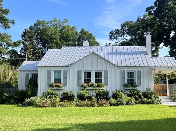 2166 Saint James Dr, Charleston, SC 29412