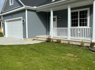 2 Skinnerwoods Way #2, South Hadley, MA 01075