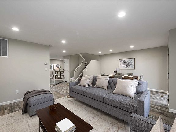 2nd image of 16 Clubside Dr