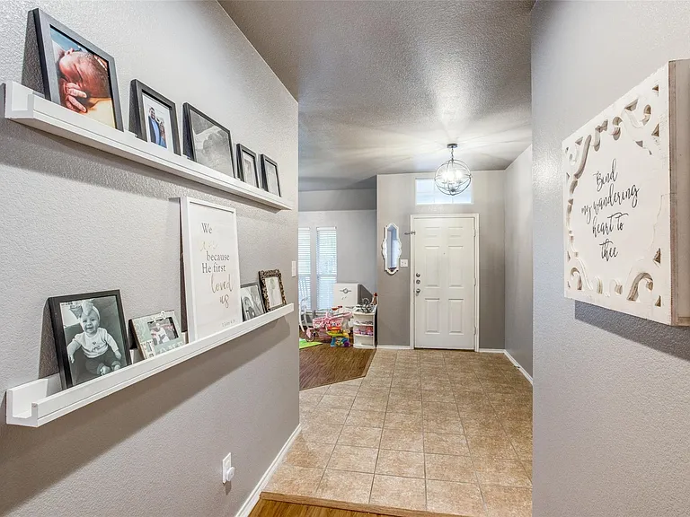 9800 Old Field Dr — Photo 18