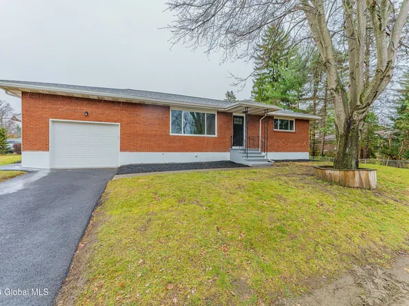 1 Kinder Lane, Colonie, NY 12205