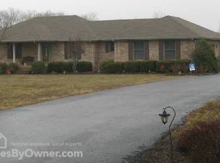 1160 Major Ln, Hopkinsville, KY 42240