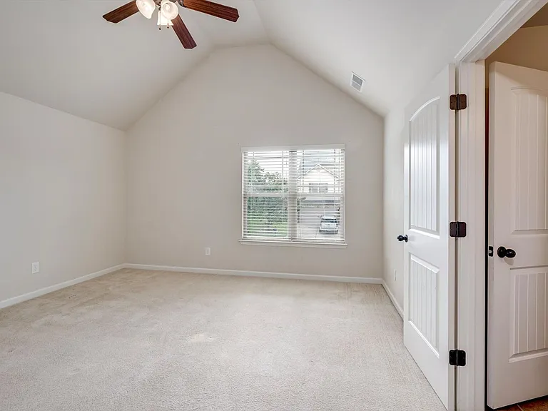 542 Oconee Cir — Photo 35
