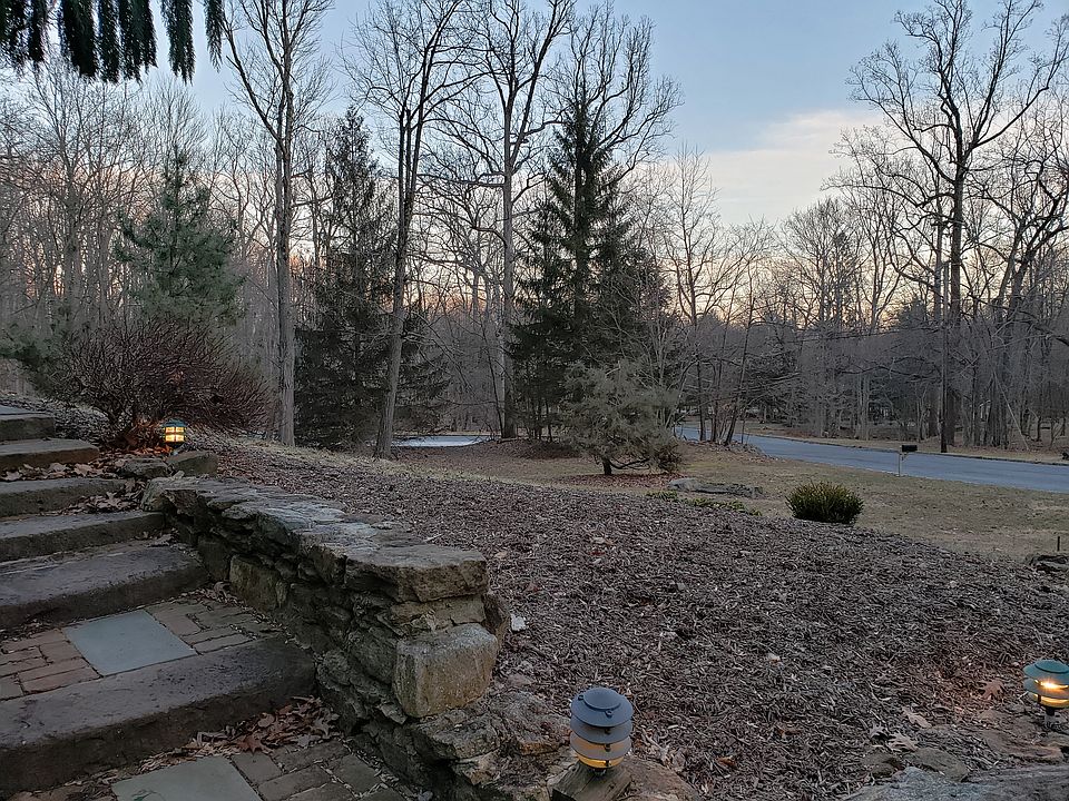 2nd image of 10 Burnett Dr