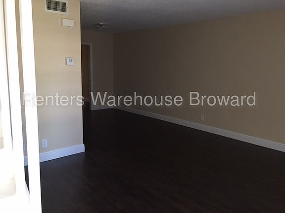 5th image of 11620 NW 35th Ct