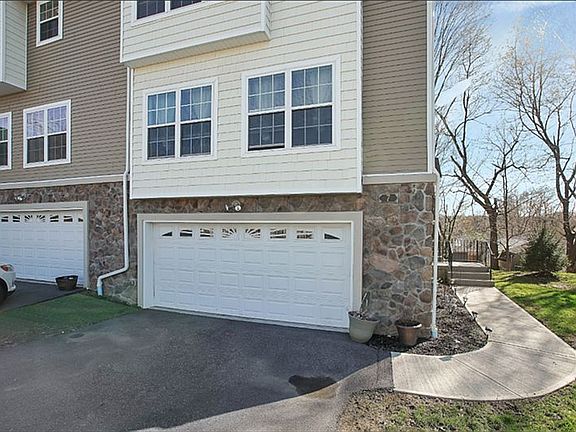 2nd image of 7 Hidden Creek Blvd