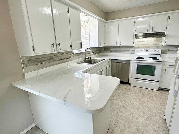 4th image of 5009 SE Avalon Ave