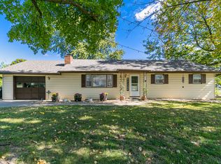 208 Ash Dr, Marshfield, MO 65706