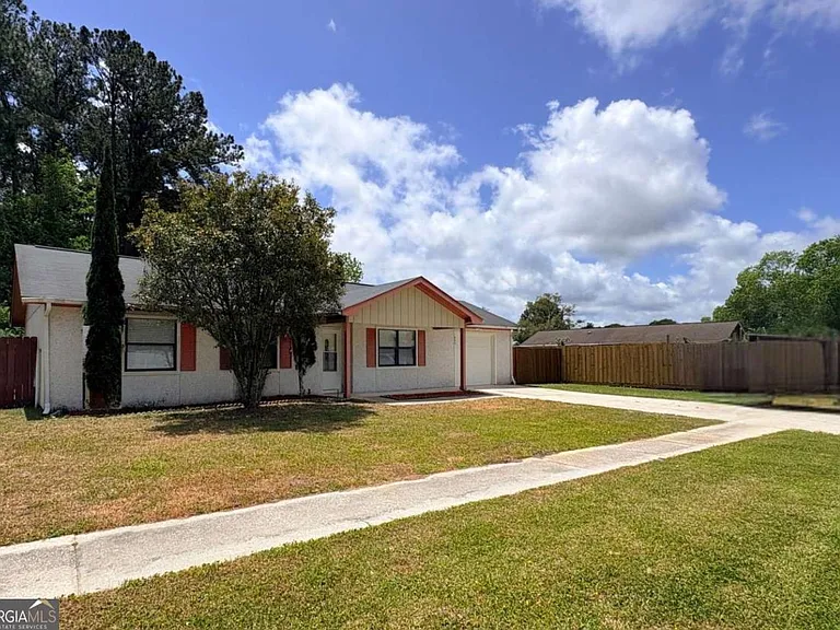 603 Plantation Village Dr — Photo 3