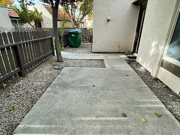 2nd image of 1028 Baywood Dr