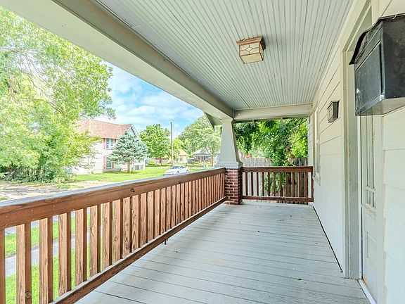 3rd image of 812 Maris St