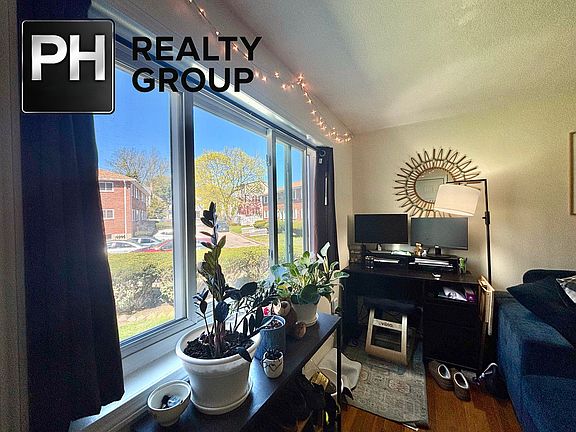 4th image of 17I Oxford Cir #17