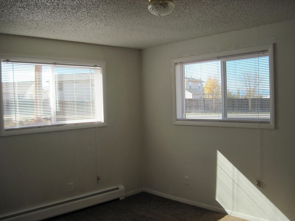 Bedroom- Large double closet