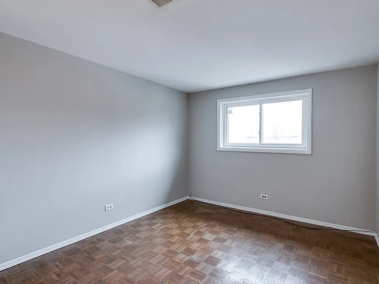 18W269 Kirkland Ln — Photo 17