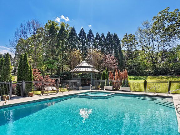 66th image of 1511 Carroll Ln