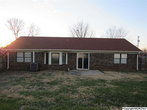 3rd image of 107 Harwell Ln