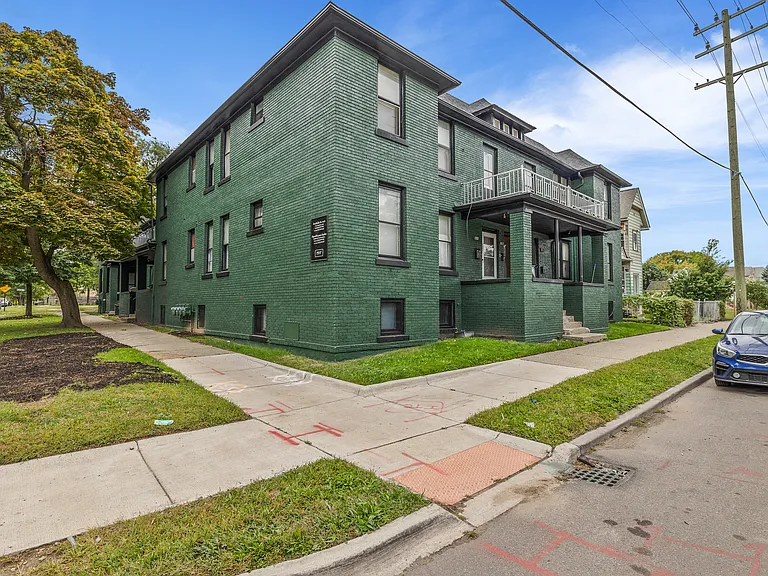 2231 Campbell St — Photo 4
