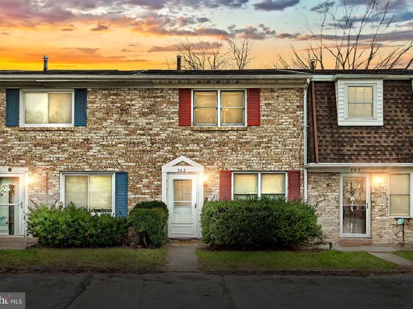 302 Hills Dr, Gettysburg, PA 17325