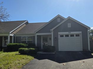 792 Trinity Ct, Carol Stream, IL 60188