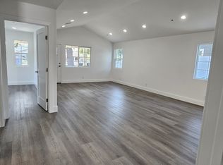 1990 Navarro Ave, Pasadena, CA 91103