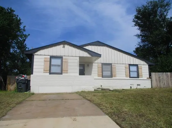 2209 NW 36th St, Lawton, OK 73505