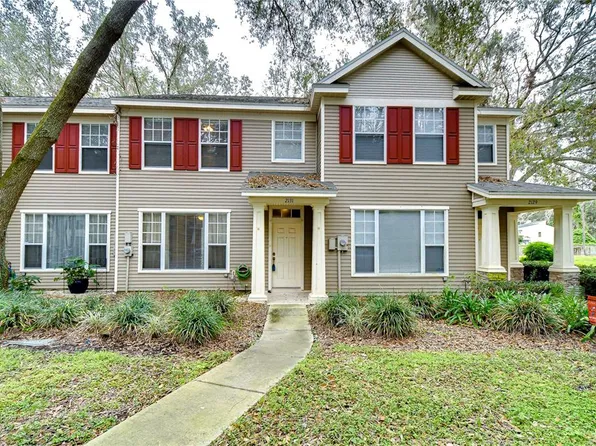 2131 Golden Oak Ln, Valrico, FL 33594