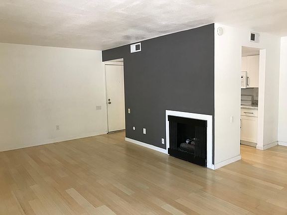 4th image of 2412 Larkspur Ln APT 241