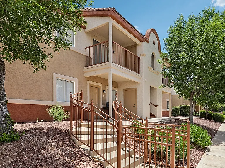 8-web-or-mls-N Skyline Dr-0506-908