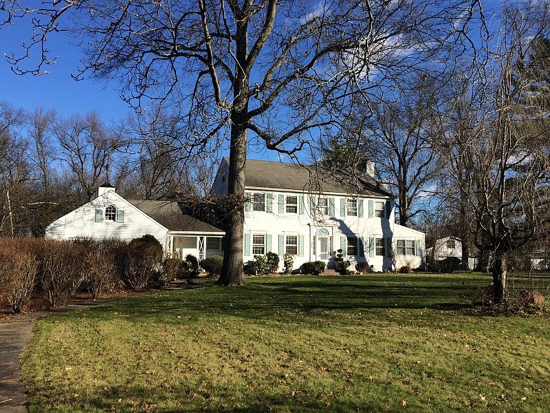 2nd image of 284 W Hobart Gap Rd