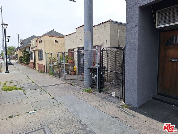4th image of 3670 S Western Ave