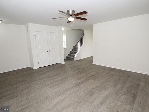 3rd image of 5 Buttonwood Ave